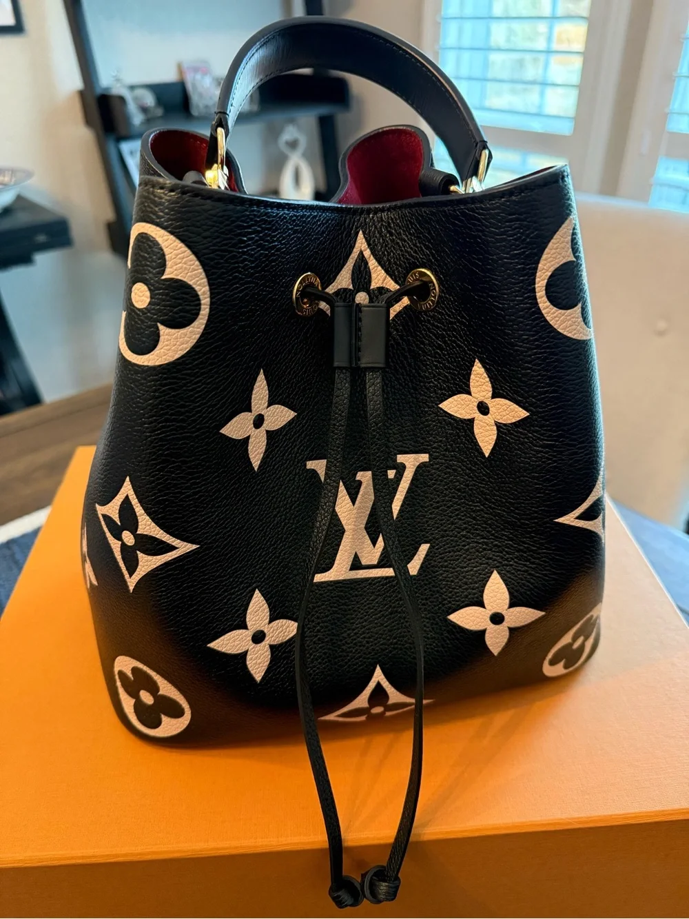 Louis Vuitton Black Monogram Neo Noe